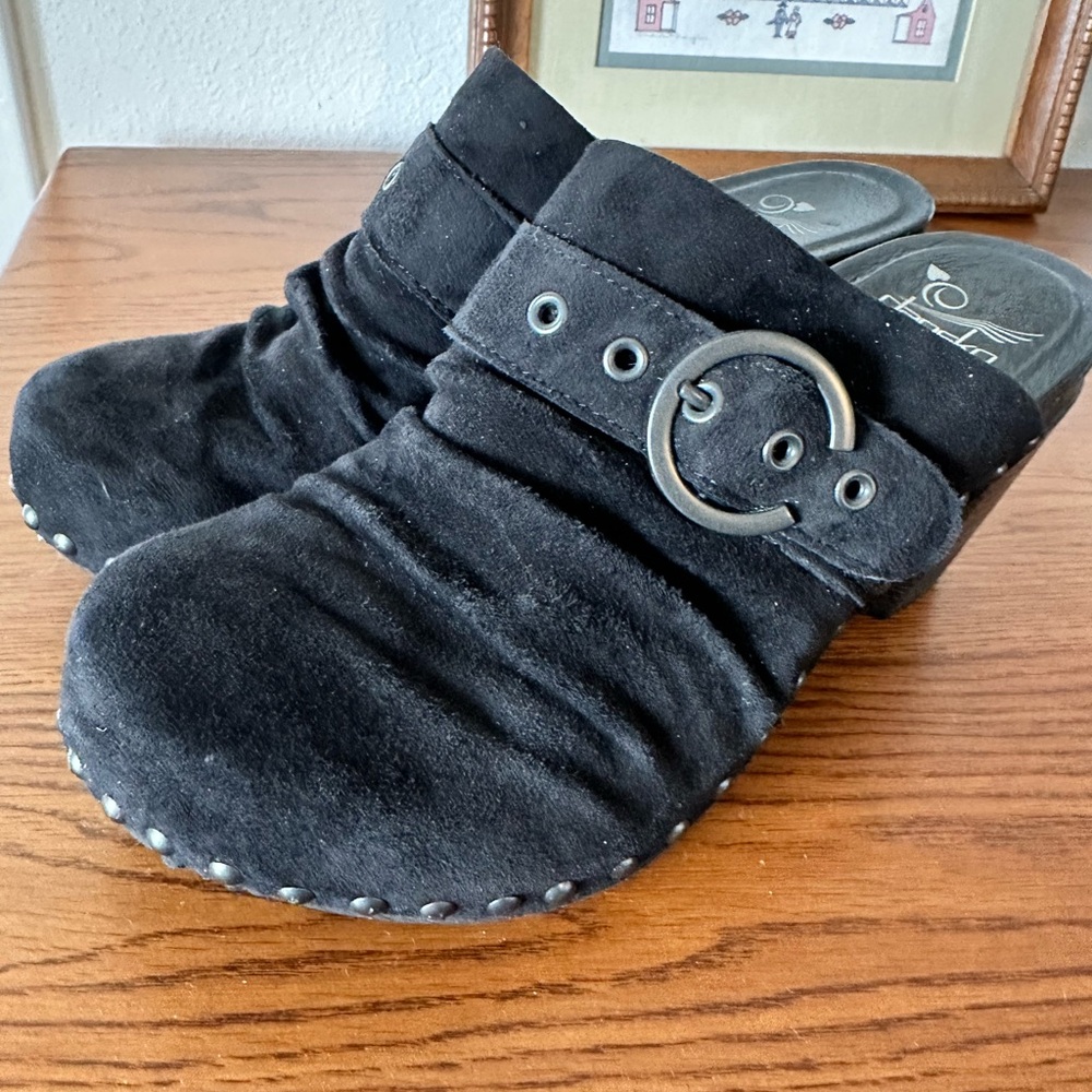 Dansko Nadine Black Suede Clogs Size EU 38 - US 7.5/8